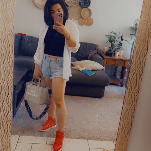 Meet your Posher, Cristina - Picture 3 of 4